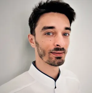 Dr. Mihai Mitroi